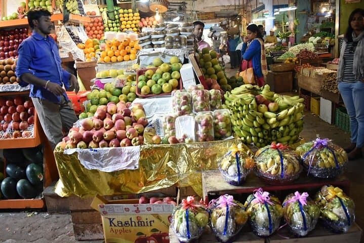 Bengaluru Evening Food Street Walk & KR Market Culinary Tour photo 5