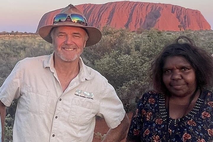Uluru Private Tour: Sunrise or Sunset with an Aboriginal Guide