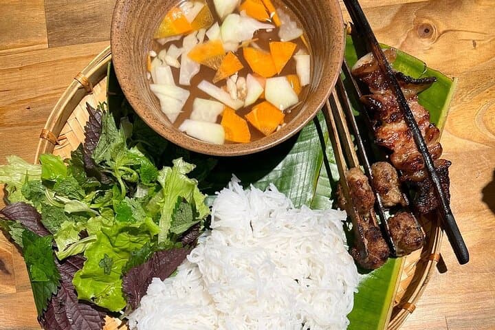 Hanoi street food walk and Train Street experience: Old Quarter tasting tour photo 4