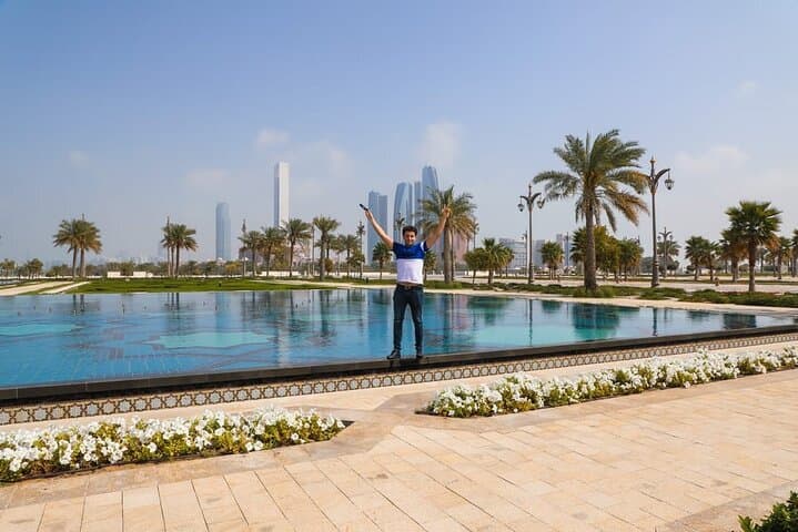 Dubai & Abu Dhabi in a Mercedes Viano — Private Luxury City Tour photo 5