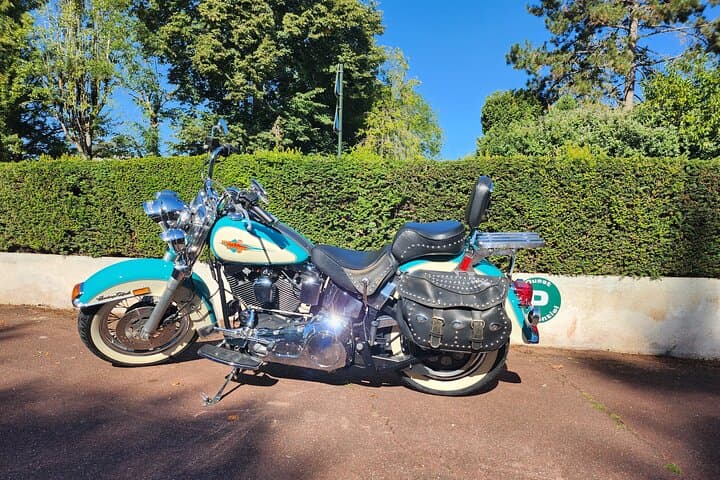 Vintage Motorcycle Rental in Paris: Ride Classic Iron Through Historic Streets photo 4