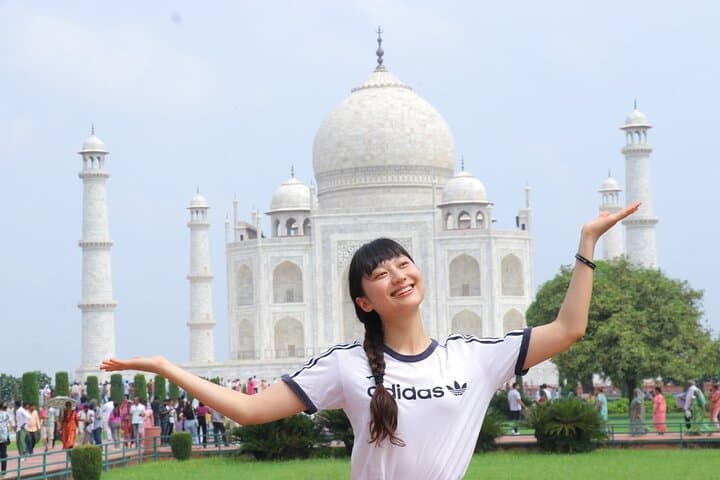 Taj Mahal Sunrise and Agra Fort Private Day Tour from Delhi