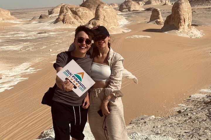 2-Day Jeep Safari: White Desert & Bahariya Oasis from Cairo