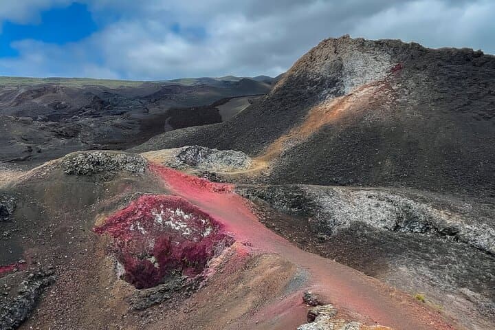 Sierra Negra Volcano Trek: 16km Hike Across the Galápagos Caldera photo 3