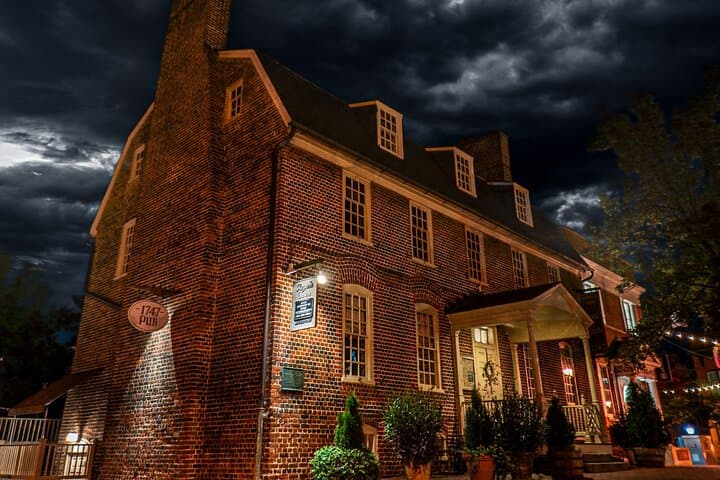 Boos & Booze Haunted Pub Crawl in Annapolis: Historic Ghost Tour and Pub Crawl photo 6