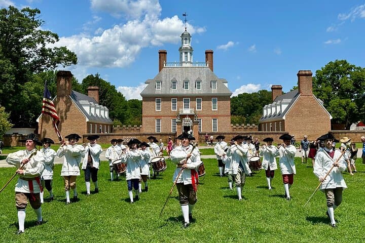 Private Colonial Williamsburg Walking Tour: Revolutionary Sites & Living History
