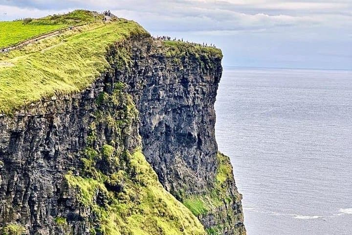 Private Two-Day Tour from Dublin to Galway & the Cliffs of Moher