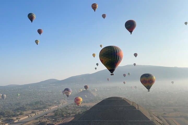 Dawn Hot Air Balloon Over Teotihuacan: Sunrise Pyramids & Valley Views photo 3