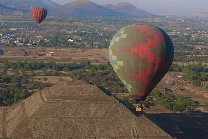 Dawn Hot Air Balloon Over Teotihuacan: Sunrise Pyramids & Valley Views photo 5