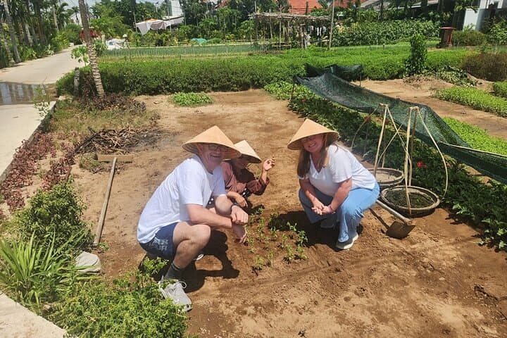 Hoi An Bicycle and Tra Que Cooking Tour — Cycle to a Local Herb Village photo 6