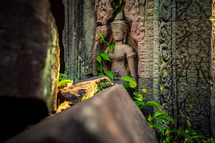 Classic 3-Day Angkor Temples Tour: Angkor Wat, Bayon & Ta Phrom photo 2