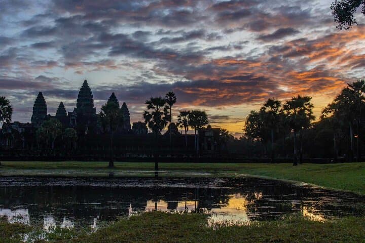Classic 3-Day Angkor Temples Tour: Angkor Wat, Bayon & Ta Phrom photo 3