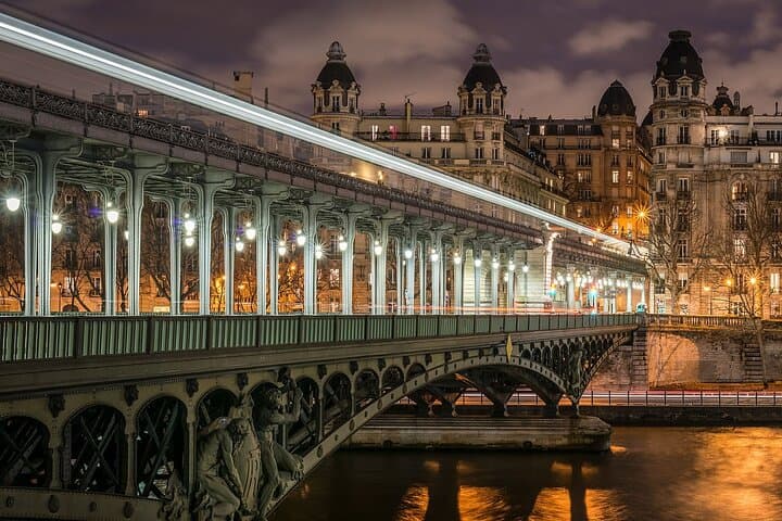 Eiffel Tower Walking Tour & Seine Boat: Best Photo Spots, History, and Practical Tips photo 2