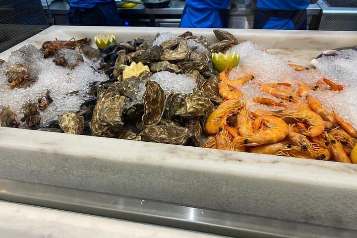 Porto Traditional Market Lunch & Wine: Private Culinary Tour with a Sommeliere photo 3