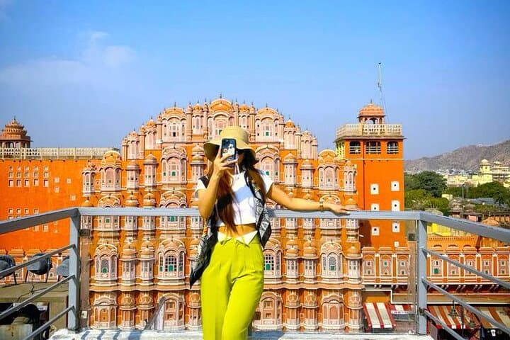 Private 2-Day Jaipur Heritage Tour: Forts, Palaces & Local Markets