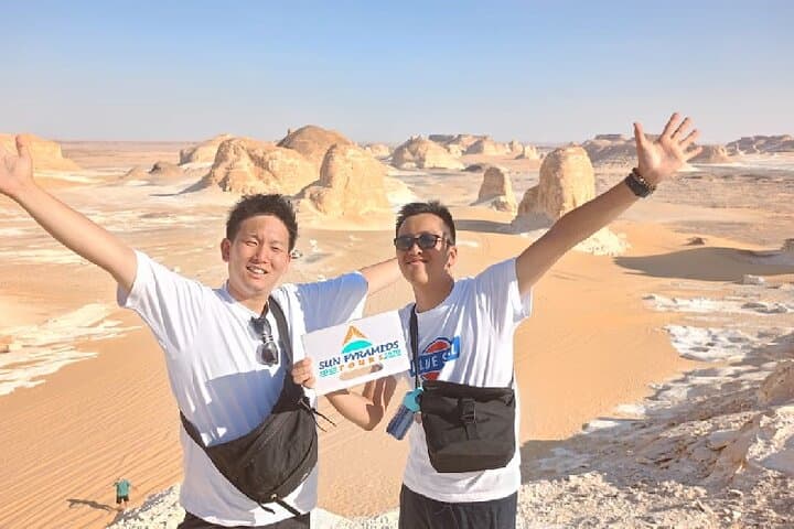 4-Day White Desert & Bahariya Oasis Private Camping Safari from Cairo