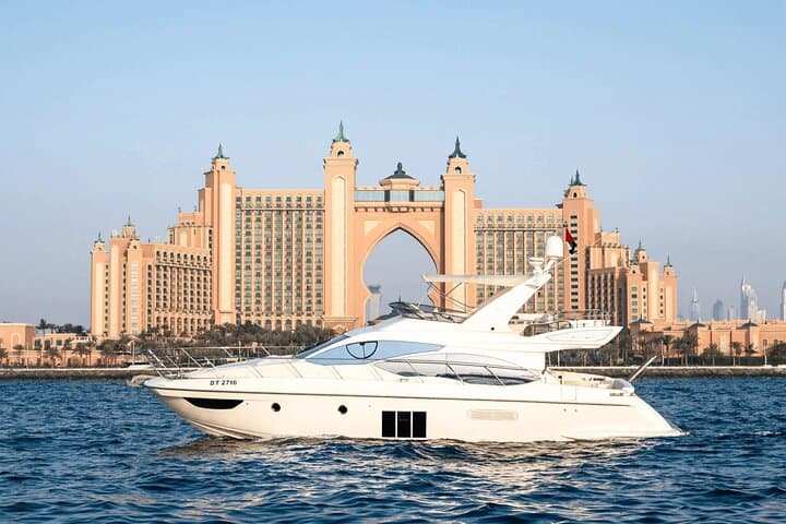 Dubai Marina Yacht Cruise: Breakfast or BBQ on a Shared Yacht