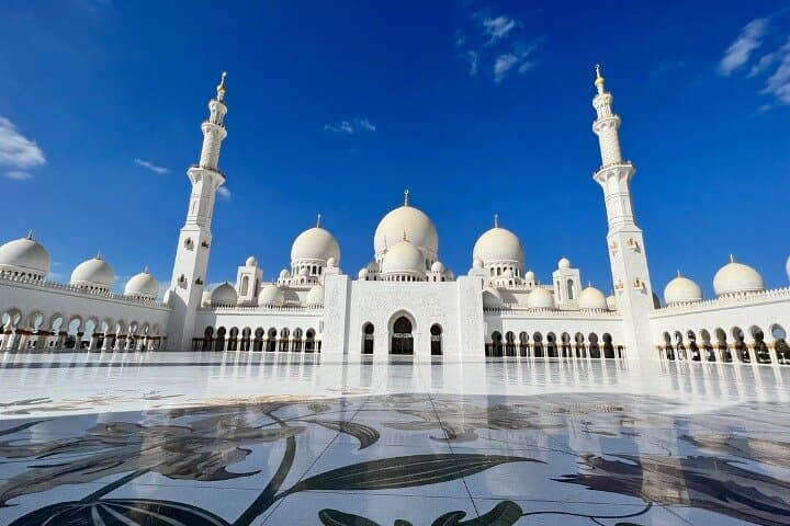 Sheikh Zayed Grand Mosque 5-Hour Guided Tour from Dubai — Architecture, Prayer & Practical Tips photo 3