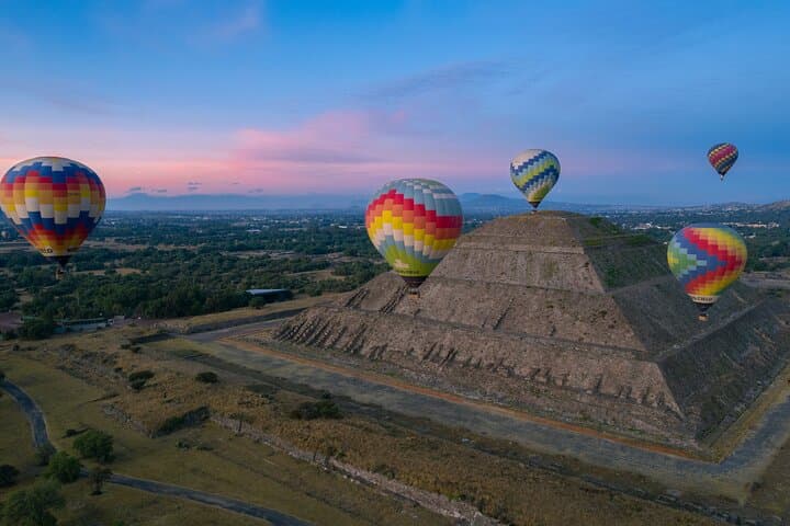 Teotihuacán Hot-Air Balloon Flight and Pyramid Tour from Mexico City photo 2