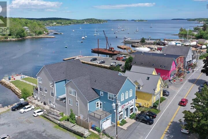 Peggy's Cove, Mahone Bay & Lunenburg: A 5‑Hour Coastal Drive from Halifax photo 2