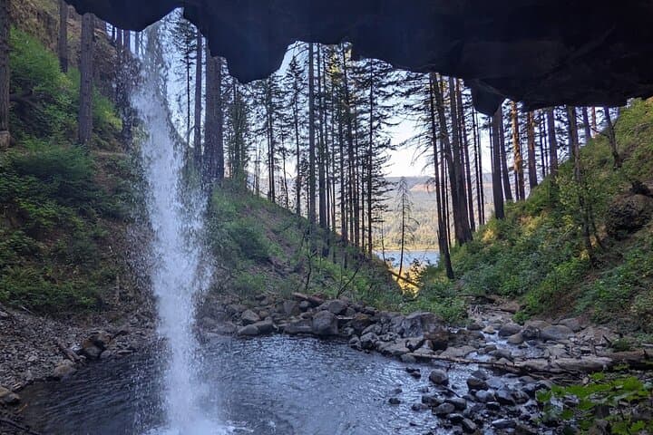 Multnomah Falls E-Bike Waterfall Tour — Columbia River Gorge Waterfall Ride photo 3