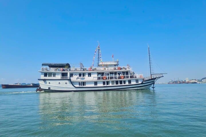2-Day Bai Tu Long Bay Cruise from Hanoi — Kayaking, Thien Canh Son Cave & Overnight Boat photo 3