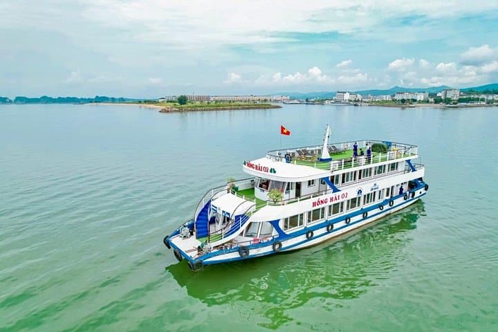 Halong Bay Deluxe Day Cruise from Ninh Binh — Kayak Luon Cave & Titov Island in a Day photo 3