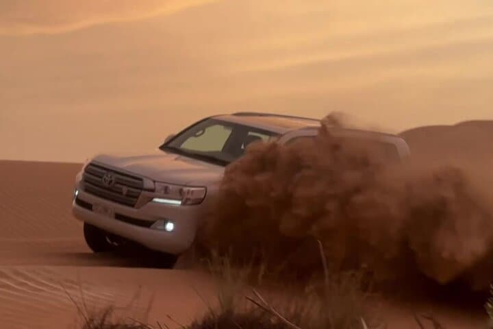 Dubai Desert Safari: Dune Bashing, Live Shows & Cultural Evening