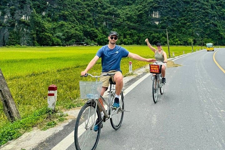 Top Ninh Binh Day Tour from Hanoi: Tam Coc, Mua Cave & Bich Dong photo 2
