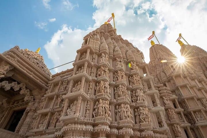 Private Abu Dhabi Tour: Sheikh Zayed Grand Mosque, Emirates Palace & BAPS Mandir photo 5