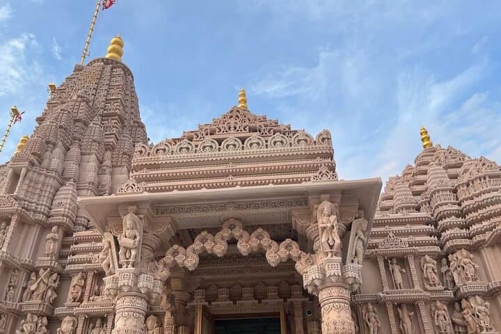 Private Abu Dhabi Tour: Sheikh Zayed Grand Mosque, Emirates Palace & BAPS Mandir photo 6