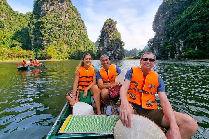 Ninh Binh Full-Day: Bai Dinh Pagoda, Mua Cave Hike & Trang An Boat Ride photo 5