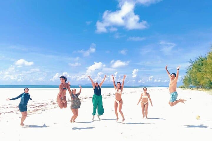 Balabac 3-Day Private Island Expedition: Starfish Sandbar, Turtles & Remote Camping