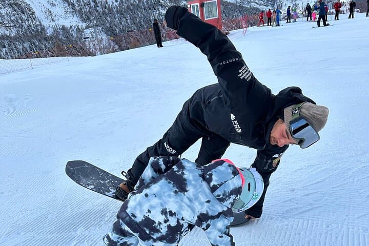Private Snowboarding Lessons in Zermatt — 3-Hour Sunnegga Coaching photo 4