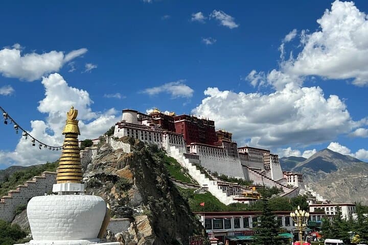 8-Day Tibet Classic Tour: Lhasa, Everest Base Camp & Namtso Lake