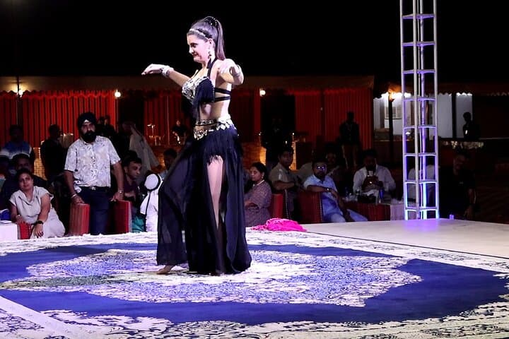 Desert Escape All-Inclusive Adventure: Dubai Red Dunes & Bedouin Evening