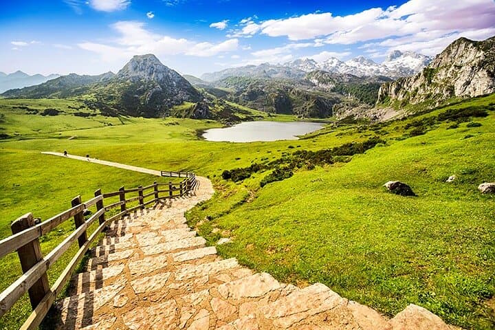 Covadonga Lakes & Sanctuary Day Trip from Santander — Enol, Ercina & Cangas de Onís Guide photo 2