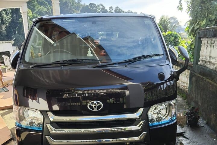 Private Sri Lanka Car Rental with Chauffeur — Daily Hire for Tours & Transfers photo 2