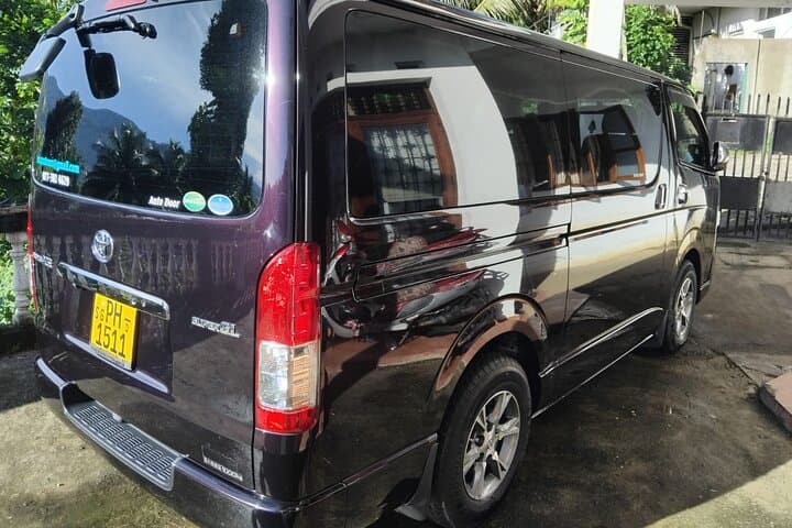 Private Sri Lanka Car Rental with Chauffeur — Daily Hire for Tours & Transfers photo 3