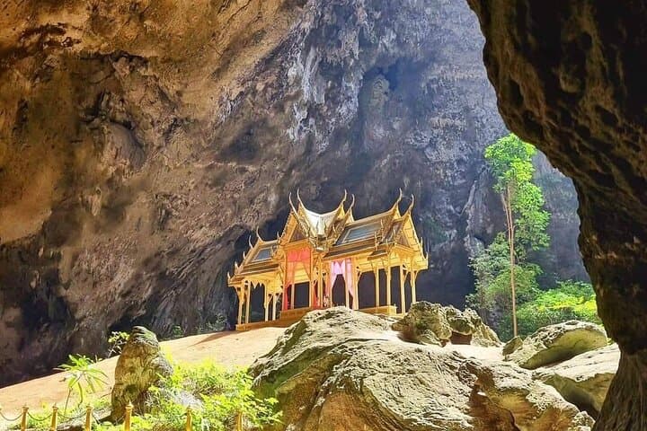 Phraya Nakhon Cave: Sunlit Chamber Hike in Sam Roi Yot National Park