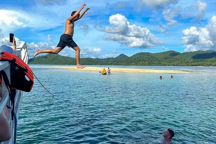 El Nido Mangrove and Sandbar Tour with Beach Lunch — Palawan Boat Excursion