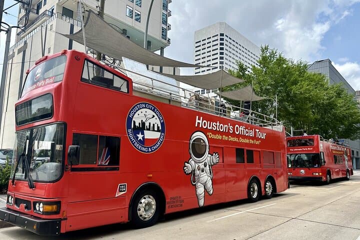 Houston City Tour & Downtown Aquarium All-Rides Pass — Guided Double-Decker Tour + Aquarium Access photo 2