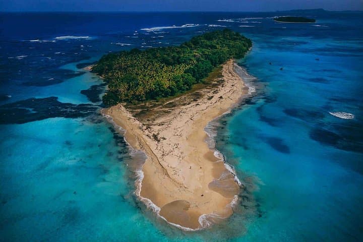 Island-Hopping to Zapatilla Cays: Snorkel, Sloths & Starfish in Bocas del Toro