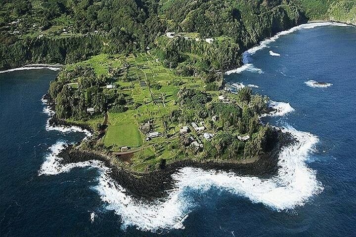 Road to Hana Deluxe: Rainforest, Waterfalls & Black Sand Beach Tour from Maui photo 5