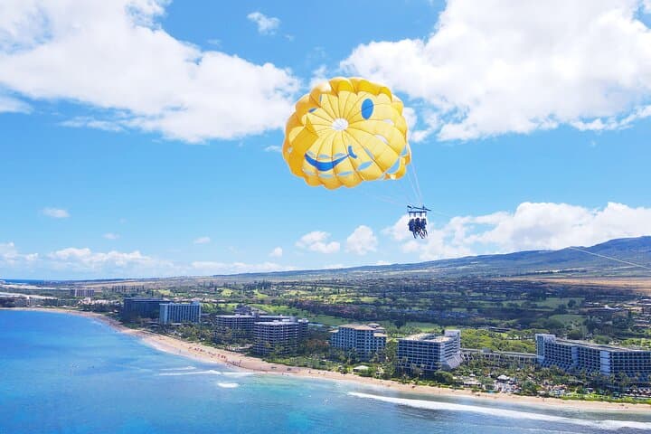 Parasail Kaanapali Beach: Soar Above Maui’s Coastline for Panoramic Ocean Views