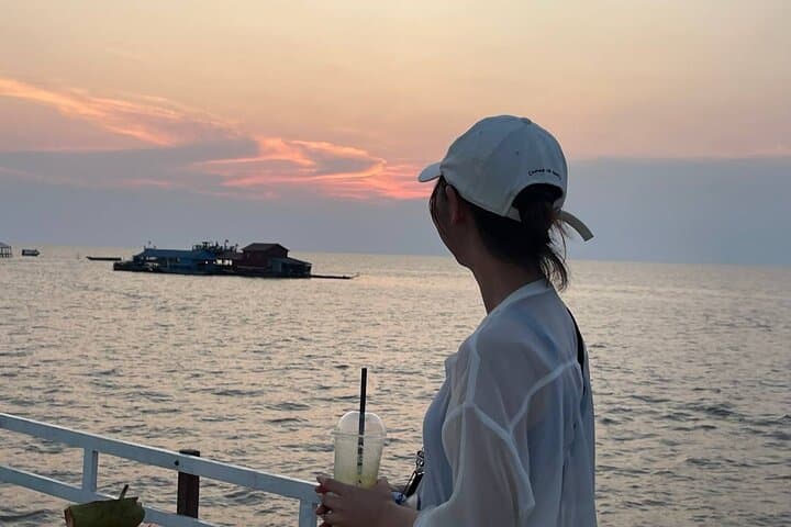 Sunset on Tonle Sap Lake: Siem Reap Floating Village Boat Tour photo 3