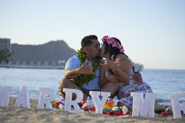 Surprise Proposal Photographer in Waikiki: Private Beach Photoshoot photo 2