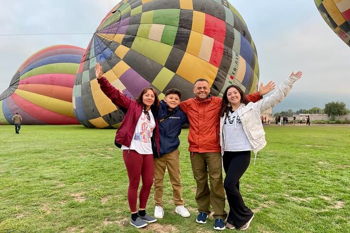 Dawn Balloon Flight Over Teotihuacan: Pyramid Sunrise & Archaeological Tour photo 3