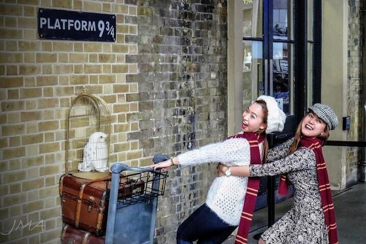 Harry Potter Walking Tour & Madame Tussauds Tickets — London Film Locations Tour photo 4