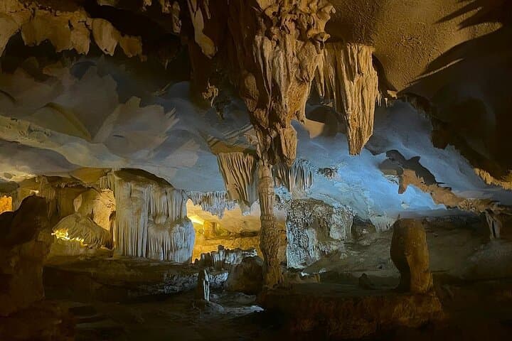 Bai Tu Long Bay 2-Day Overnight Cruise from Hanoi — Renea Cruises Guide photo 3